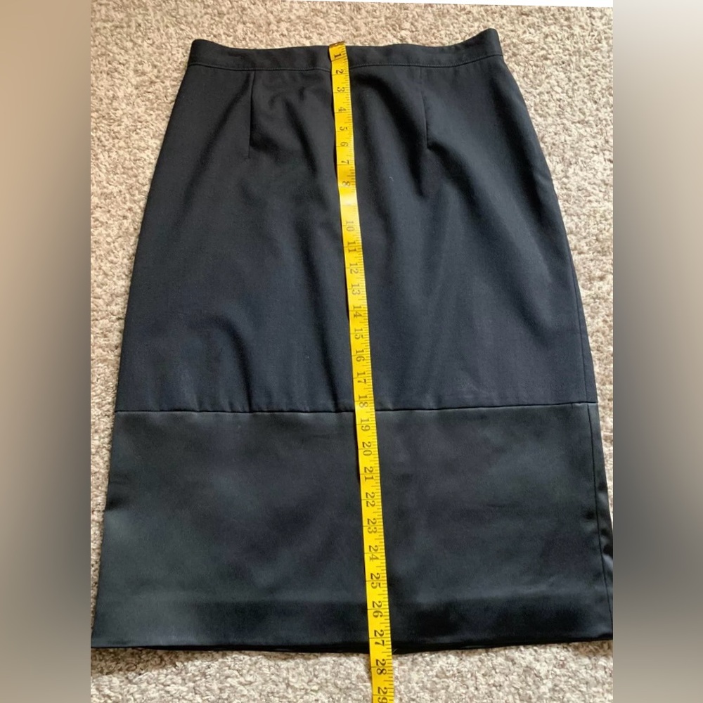 Dolce & Gabbana Italy Size 46 US 4 / 6 Black Satin Pencil Skirt - Picture 4 of 7